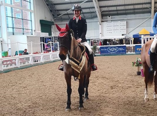 Lucy Hewlett Aintree show jumping final